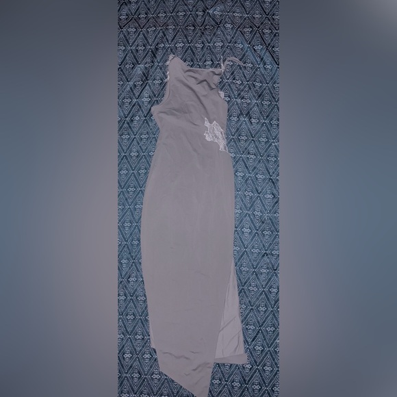 CoperniLace Flower Gown - Picture 3 of 6